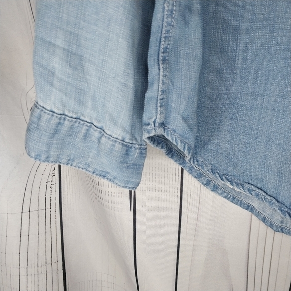 Thread And Supply Chambray Light Blue Denim Button-Up Shirt NWT - Picture 3 of 16